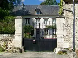 Ancienne papeterie, entrée.