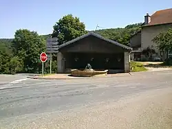 Fontaine au lion à Glainans.