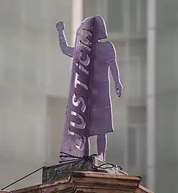 Statue en l’honneur des femmes qui luttent, qui a remplacé la statue de Christophe Colomb.