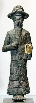 Statuette d'une divinité, cuivre à l'origine entièrement couvert d'or, début IIe&nbsp;millénaire.