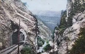 Gorges de Moutier, série de tunnels dont fait partie le tunnel de Moutier III.