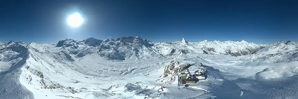 Panoramique (créé avec Hugin à partir de plusieurs fichiers DNG)
