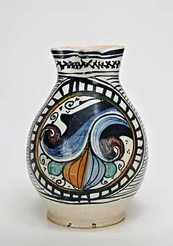 Chope avec le motif de la feuille gothique cartoccio, famille gothique florale, Faenza fin du XVe&nbsp;siècle.