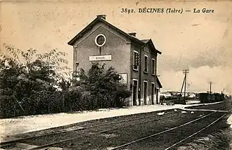 L'ancienne gare de Décines, sur le Chemin de fer de l'Est de Lyon.