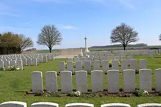 Le cimetière militaire.
