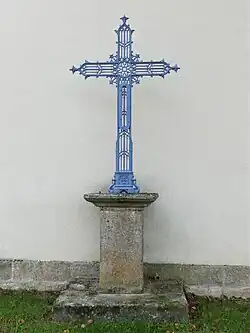 Croix au chevet de l'église.