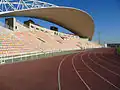 Gradins et piste d'athlétisme du stade