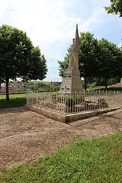 Le monument aux morts.