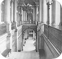 Grand escalier.