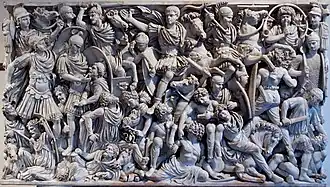 Grand sarcophage Ludovisi. Scène de bataille entre Romains et Barbares. L. 2,73 ; H. 1,53&nbsp;m.250-260 EC. Musée national romain, Palais Altemps
