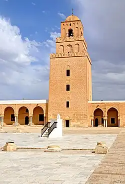 Tunisie : Minaret de la grande mosquée de Kairouan (836)