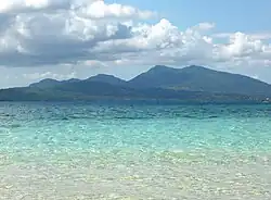 Grande Terre vue de l’îlot de sable blanc.