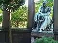 Sépulture Löblich, statue de Robert Baerwald&nbsp;(de) (1858-1896)