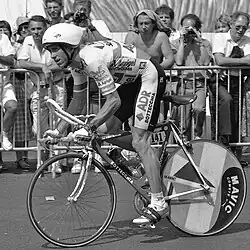 Greg LeMond lors de Tour de France 1989 sur ses pédales TIME