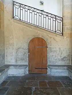 Porte au rez-de-chaussée