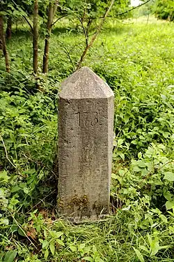 Borne no&nbsp;173 au bord de la Vesdre, carrée, hauteur 1,20&nbsp;mètre