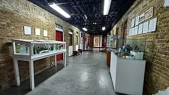 Exposition au rez-de-chaussée.