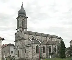 L'église de la Nativité de Notre-Dame, côté nord-ouest