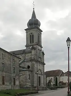 L'église de la Nativité de Notre-Dame, côté nord-est