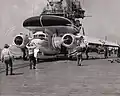 Grumman E-1B déployant ses ailes.