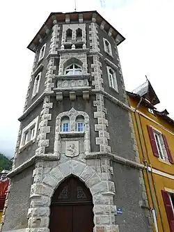 La cour du château Rolland.