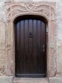 Porte de la maison (1585),2-4 rue des Blés.