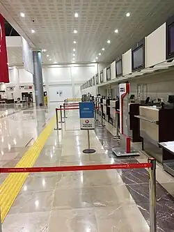 Les guichets d'embarquement de l'aéroport Denizli-Çardak