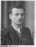 Photographie d'identité en noir & blanc.