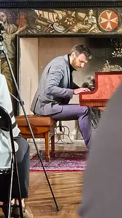 Description de cette image, également commentée ci-après