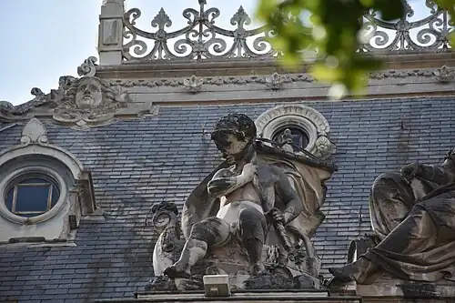 Génie du Commerce, Lyon, palais de la Bourse, façade nord.