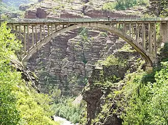 Pont du Saut de la Mariée dans les gorges de Daluis.