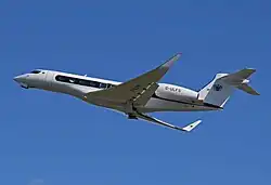 Description de l'image Gulfstream G650 departs Bristol 23rdAug2014 arp.jpg.