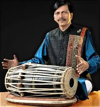 Guru Dhaneswar Swain, récipiendaire du prix Sangeet Natak Akademi en 2013 pour sa contribution à Odissi Music et Mardala