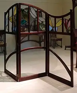 Gustave Serrurier-Bovy, paravent (1899), aux formes arquées typiques de l'artiste, Paris, musée d'Orsay.