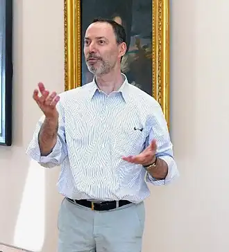 Portrait photo de Guy Tosatto