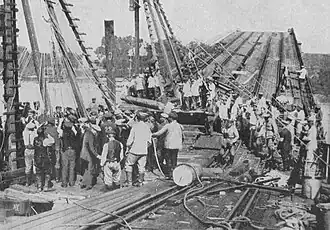 Reconstruction du pont peu avant l'incendie de 1915.