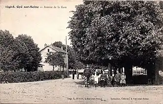 La gare de Gyé-sur-Seine, côté rue, vers 1910.