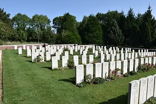 Le cimetière militaire britannique.