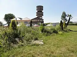 Le puits Hérin no&nbsp;2 dans son environnement.