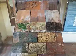 Anciennes tuiles usagées des Hospices de Beaune.