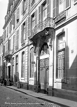 Façade sur rue.
