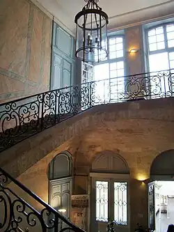 Le vestibule et escalier d'honneur.
