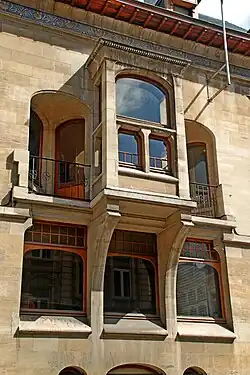 Consoles supportant une logette de l'hôtel Otlet à Bruxelles (architecte : Octave Van Rysselberghe).