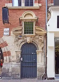 no&nbsp;3 : porte de l'hôtel de Pierre Comère.