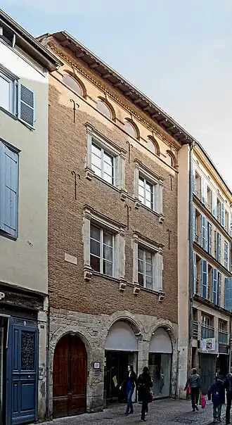 no&nbsp;16 : façade sur rue.