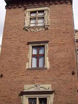 Détail des fenêtres de la façade.