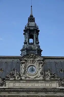 Cariatides (vers 1899-1900), hôtel de ville de Tours.