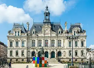 L'hôtel de ville.