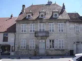 La maison de maître de postes.