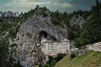 Image illustrative de l’article Château de Predjama
